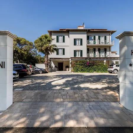 Martini Hotel 4*